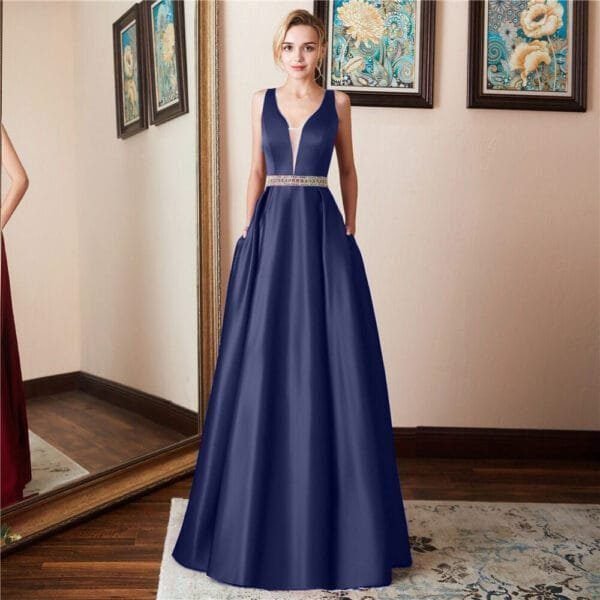 New Banquet Sleeveless Backless Evening Dress - Image 3