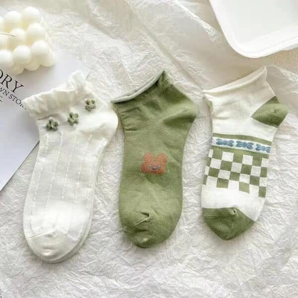 Stay Stylish this Season with Cute Japanese Lace Low-Top Socks in White for Spring and Summer-10PRS - Image 3