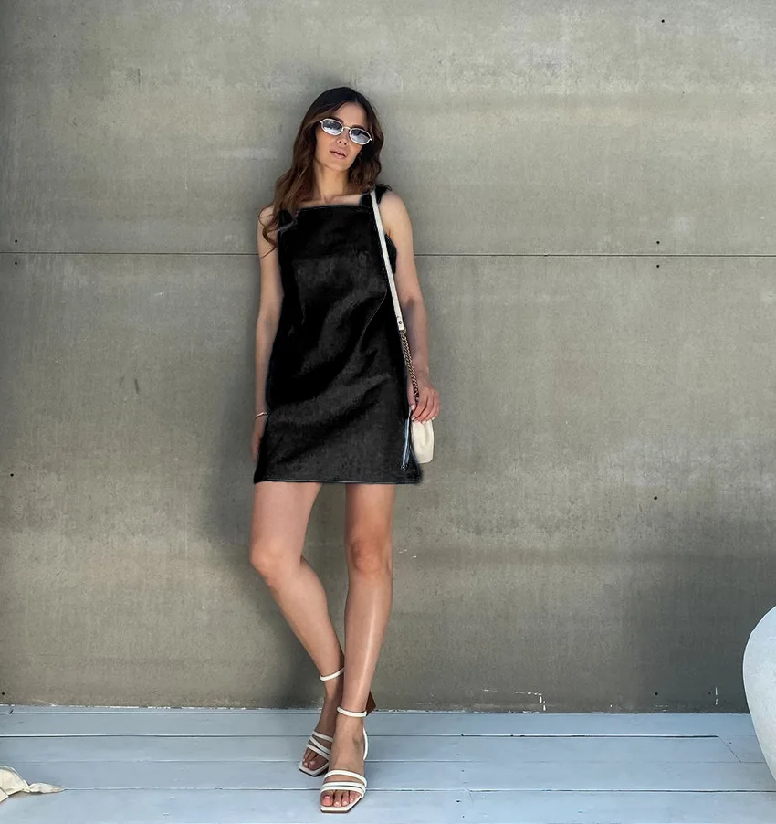 Effortlessly Chic: Sleeveless Camisole Dress in Cotton and Linen with a Feminine Square Neck 28 undefined