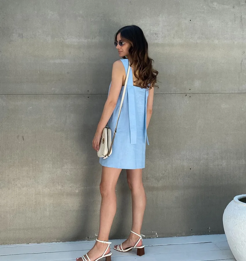 Effortlessly Chic: Sleeveless Camisole Dress in Cotton and Linen with a Feminine Square Neck 20 x (6).jpg