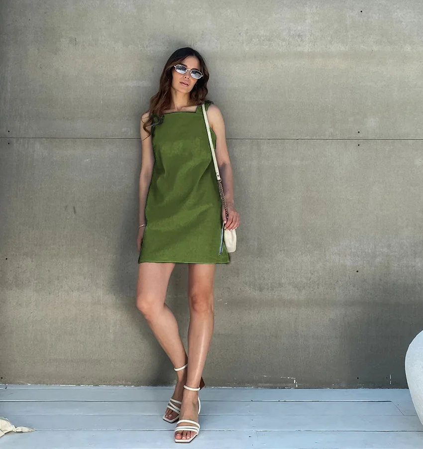 Effortlessly Chic: Sleeveless Camisole Dress in Cotton and Linen with a Feminine Square Neck 31 undefined